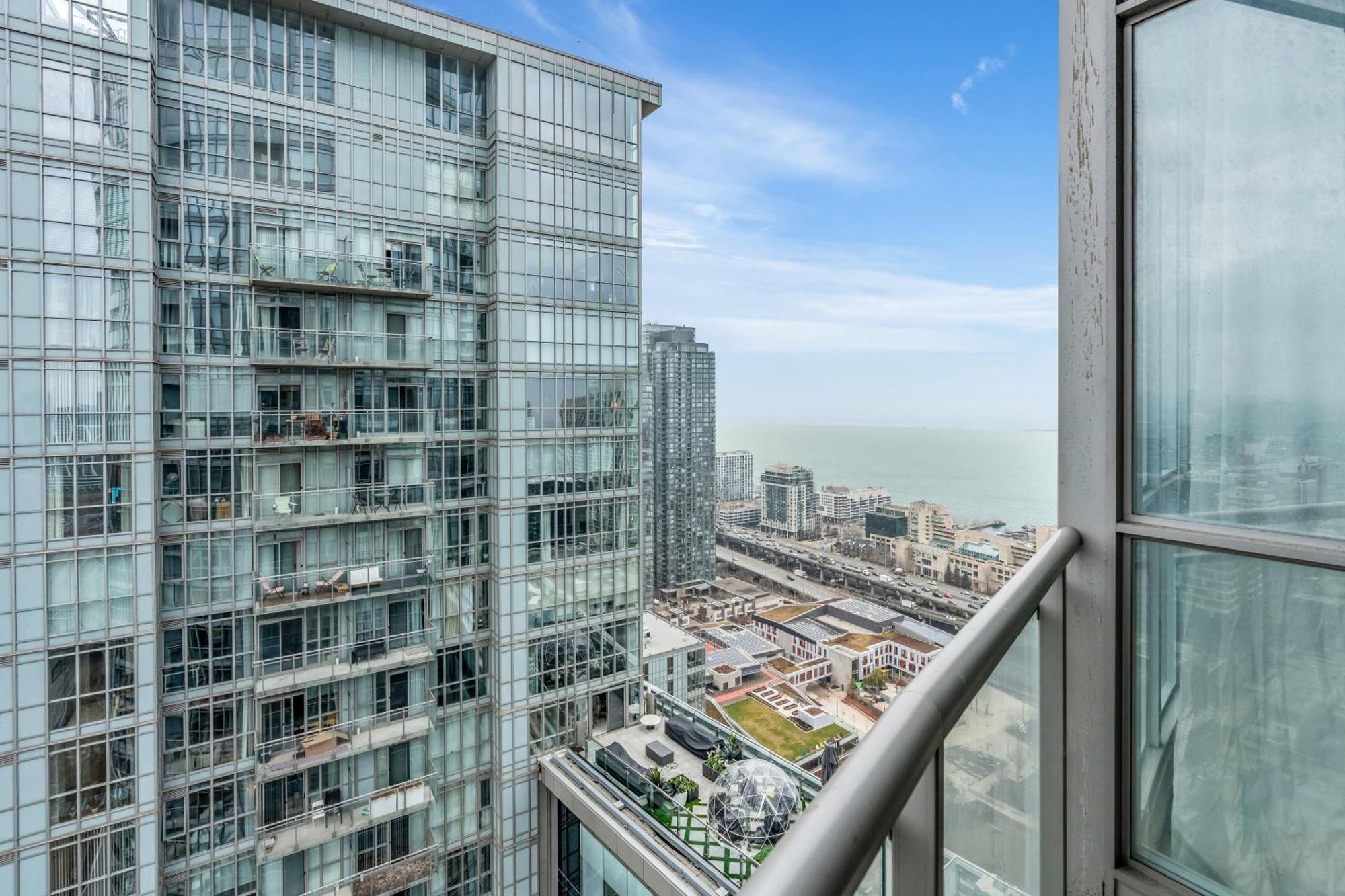 City Downtown Suites Toronto Buitenkant foto